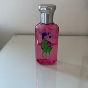 ralphlaurens perfym 50ml - lite mer en halva kvar, säljer för använder inte längre