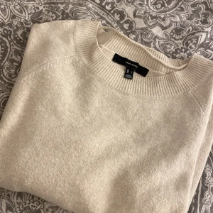 Stickad tröja - Jätte fin stickad tröja ifrån vero Moda köppt för 249kr