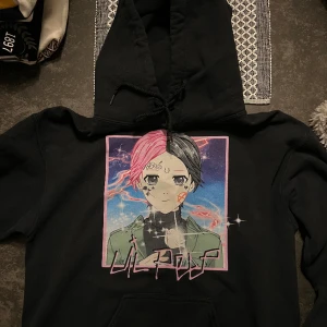 Lil peep hoodies  - Två peep hoodies, bild 1 är i storlek S och 3e storlek M men jag skulle säga att båda sitter mer som M☺️ priset är för båda tillsammans, 100kr för köp av 1🌸