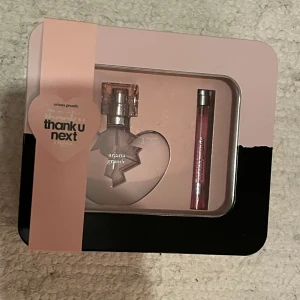 thank u, next perfume set  - aldrig använts eller öppnat ! nästan som ny ! 
