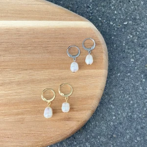 Örhängen - Information på bild 2 👉🏻 65kr för ett par frakt ingår 💌 Instagram - Vikiicom