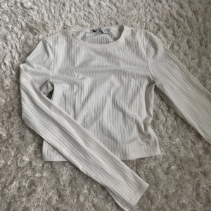 Nakd tröja - Tröja från Nakd, öppen rygg. Passar S
