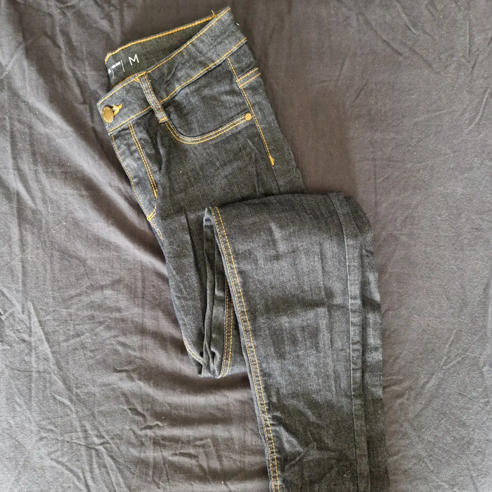 Jeggings i storlek M. . Jeans & Byxor.