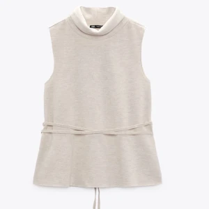 Zara topp - Stickad topp med krage från Zara, använd 1 gång!