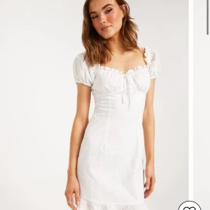 Sommarklänning💞 - Jättefin klänning endast provad, stolek L💞