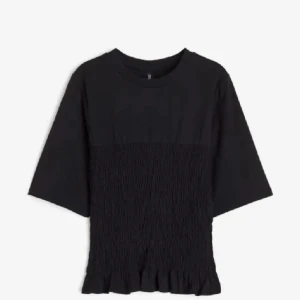 Smockad topp  - Säljer denna trendiga och populära smockad topp från hm i storlek XS. Helt slutsåld och mycket eftertraktad. Aldrig använd med lapparna kvar❤️ Köpa via köp nu!