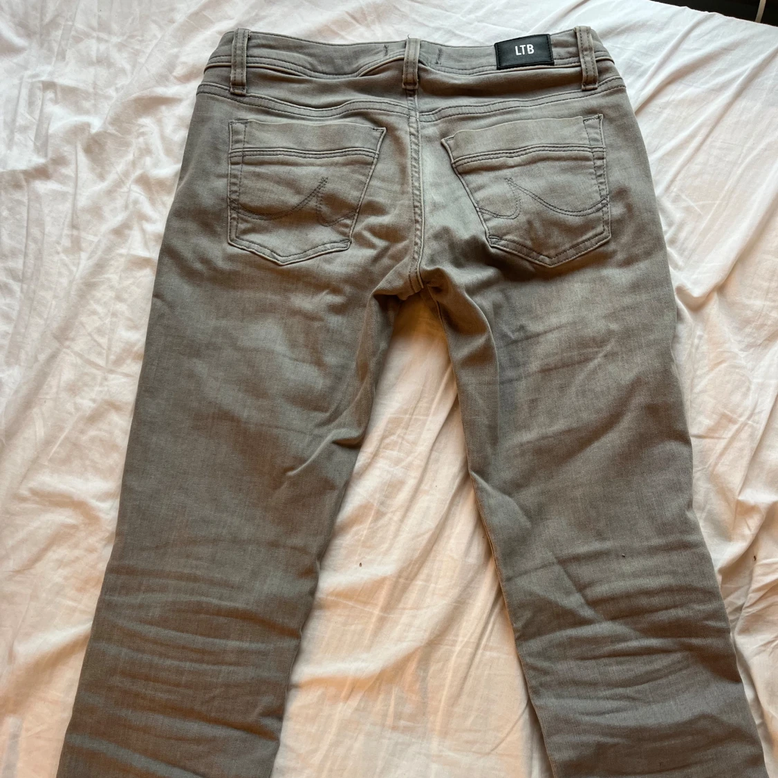 Gråa ltb jeans - 91