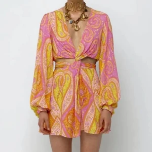 Söker! - Hej! Söker denna färgglada klänningen från Zara i storlek Xs o S!  Hör av er om du vet någon som säljer samma klänning eller om du själv säljer! 💕💕