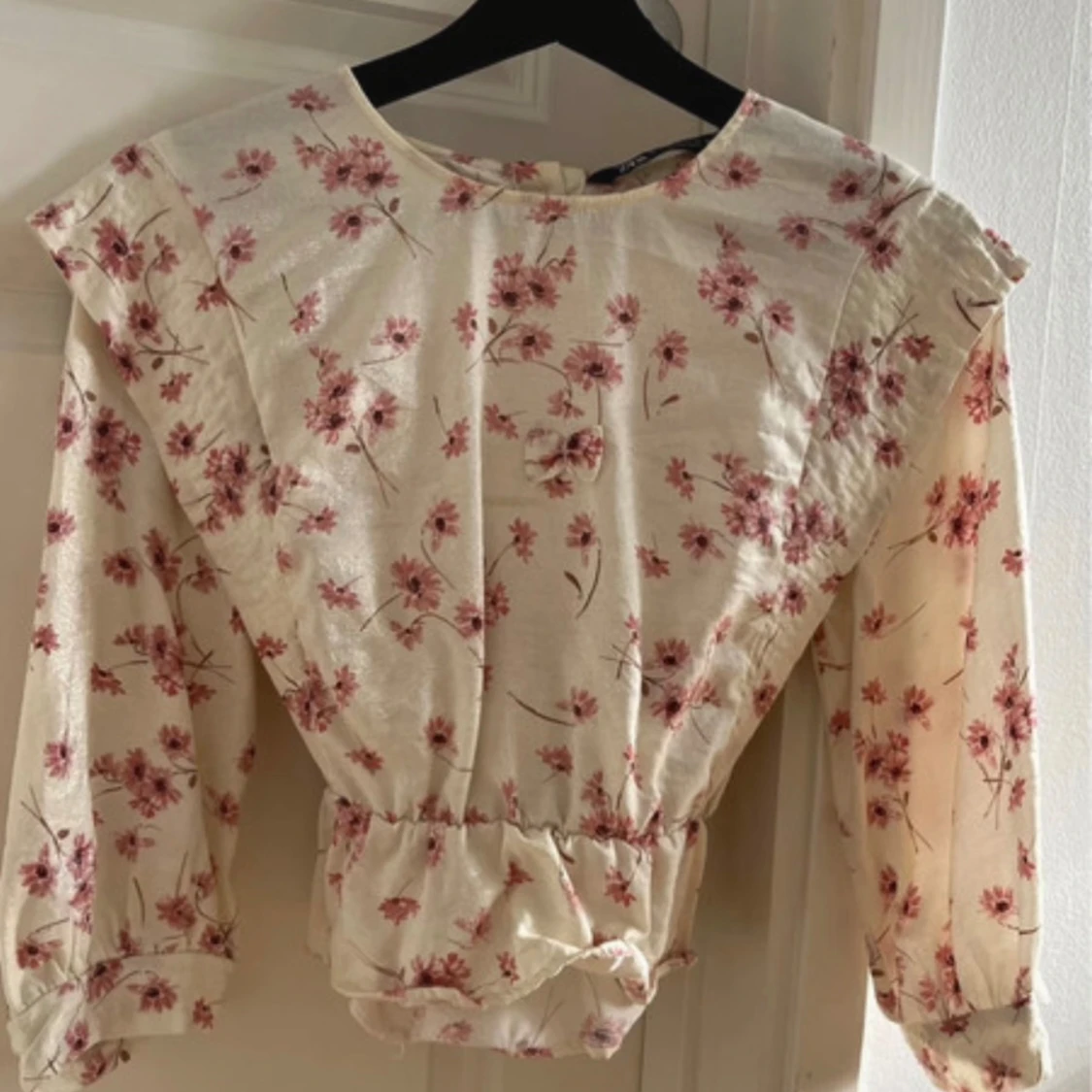 Zara satin flower printed puff shoulder top - 91