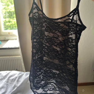 Linne i spets  - Sååå fin men kommer inte till användning! Helt ny