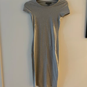 Klänning  - Super snygg klänning men för liten för mig 
