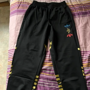 Adidas Originals  - Oanvänd. Ny skick. För mera info eller bilder DM mig