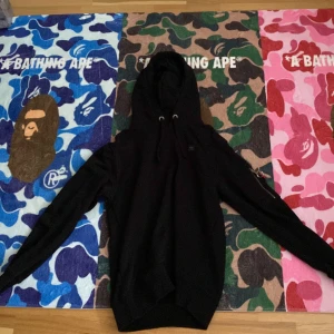 Alpha industries hoodie - Säljer en alpha industries hoodie i gott skick. Köpt för 1000kr på Zalando. Skriv om du har några frågor! Pris kan diskuteras vid snabb affär