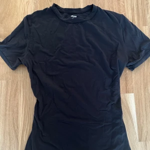 SKIMS  - Skims tshirt. Endast testad. 