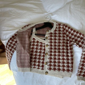 Trendyol - kofta set - Helt oanvänt kofta/linne set från Trendyol! Strl S 