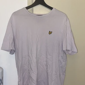 Lylescott tshirt - Super fin färg 