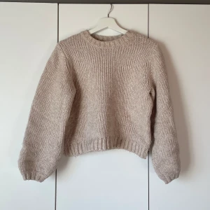 & other stories tröja - Så härlig tröja från &other stories! 