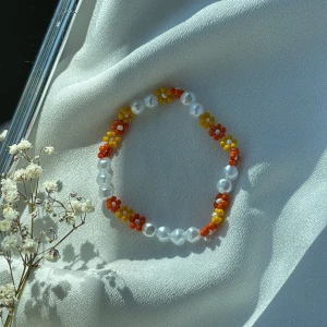 Handgjort armband 💛 - .