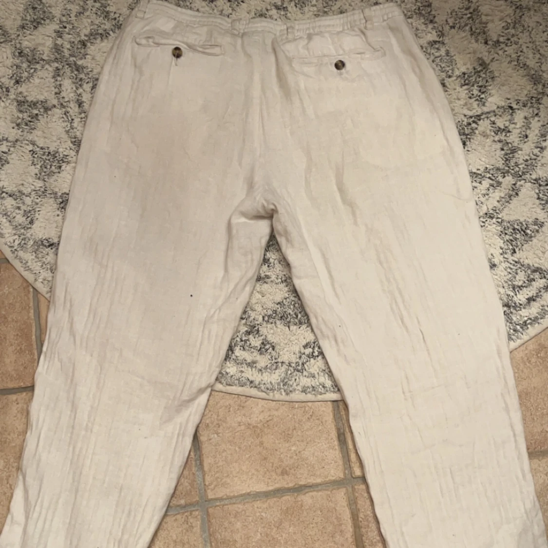 Säljer linnebyxor från Lindbergh - 90