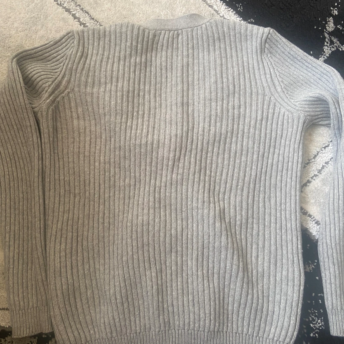 Säljer denna fina koftan som passar utmärkt till alla årstider.  - 90