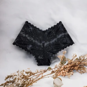 Spetstrossor  - Svart spetstrossa Storl S Nya utan tagg Katt finns i hemmet 