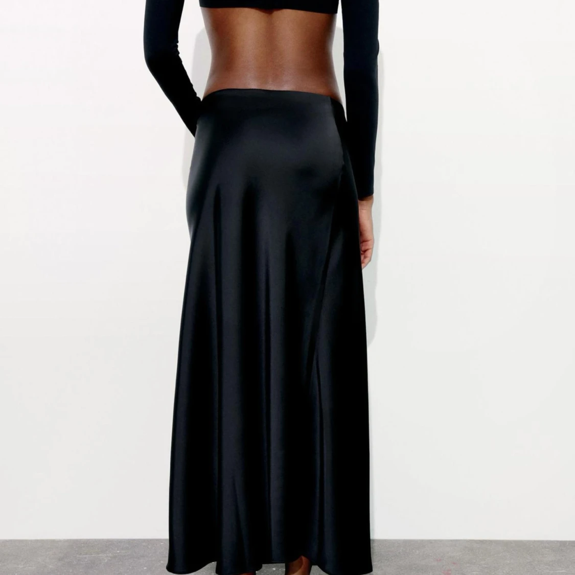 Satin kjol Zara svart  - 90