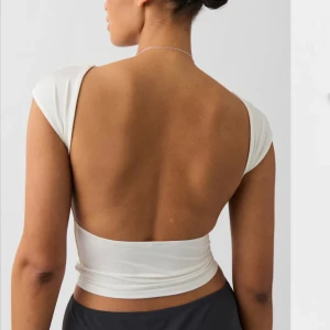 Törja - Jätteskön tröja från Gina med öppen rygg 