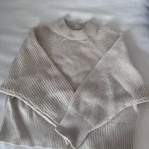 Fin stickat tröja från Gina tricot. Använder inte längre❤️❤️❤️