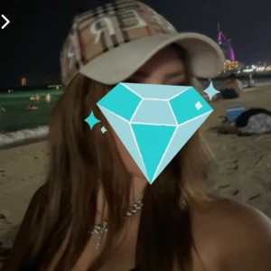 Äkta burberry keps - Köpt i Dubai mall QR kod för äkthets bevis se bild 3