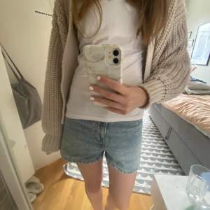 Jeansshorts från hm i nyskick💓 Säljer då dom inte kommer till användning