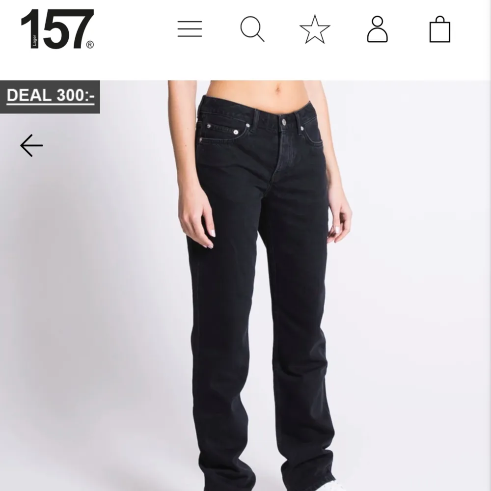 Säljer dessa jeans eftersom  är lite långa för mig som är 158. Det är storlek XS men passar som S också. De är bra skick som nya nästan, hör av dig vid intresse 💕. Jeans & Byxor.
