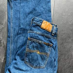 Säljer dessa nudie jeans, W31 L32, använd några gånger. Använder ej längre.