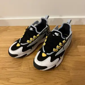 Very good condition sneakers