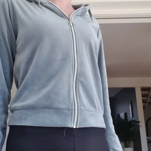 Fin tröja! - Bra skick, använd fåtal gånger. Säljs pga inte kommer till användning 💗💗