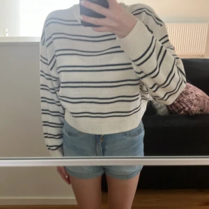 Långärmad  - Jätte bra skick använd 1 gång  storlek xs men funkar som s från h&m