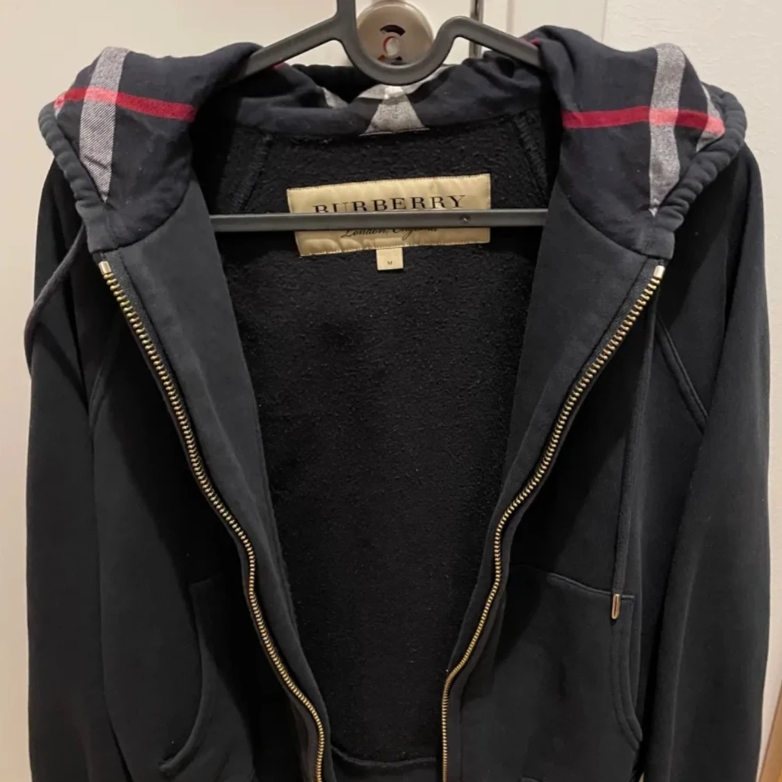 Burberry zip 