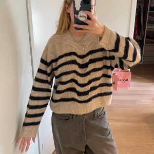 Rag & bone cashmere top - Never worn. Great condition! Bought at NK