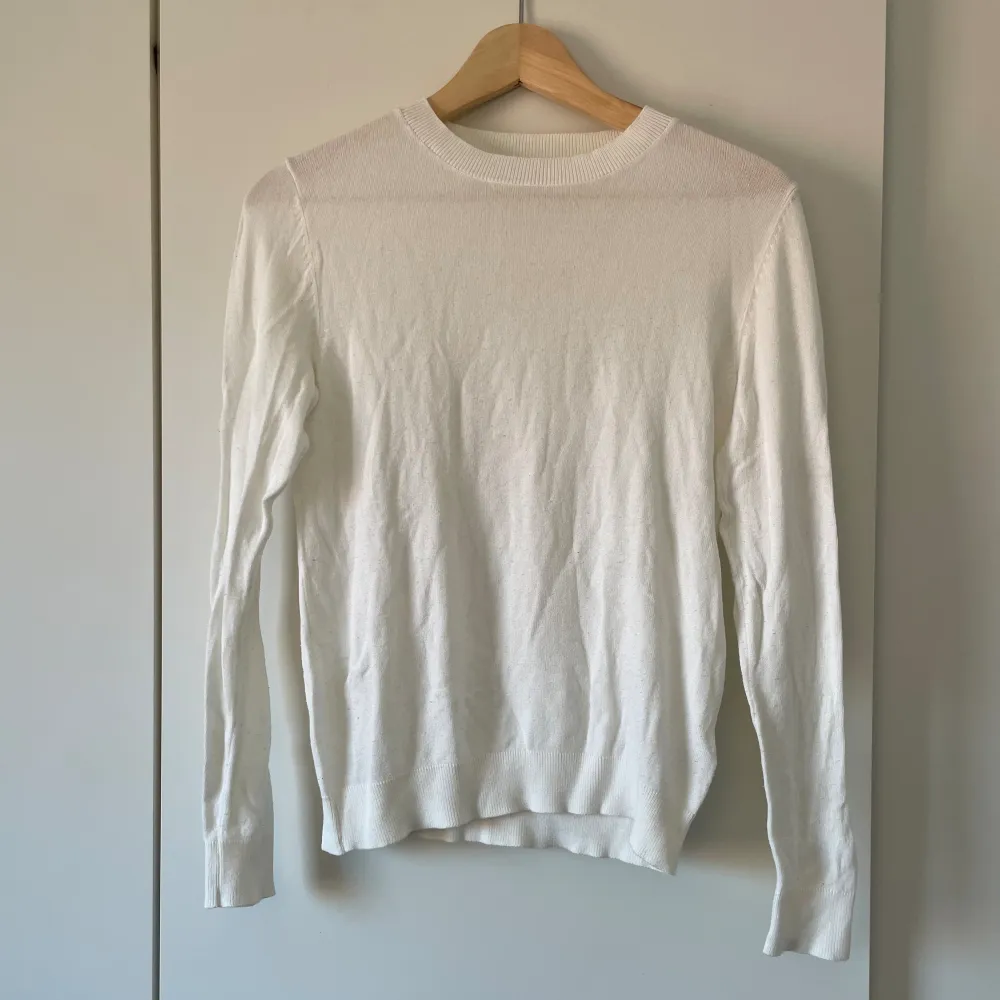 Säljer denna tröjan ifrån lager 157 då den är för liten.. Tröjor & Koftor.