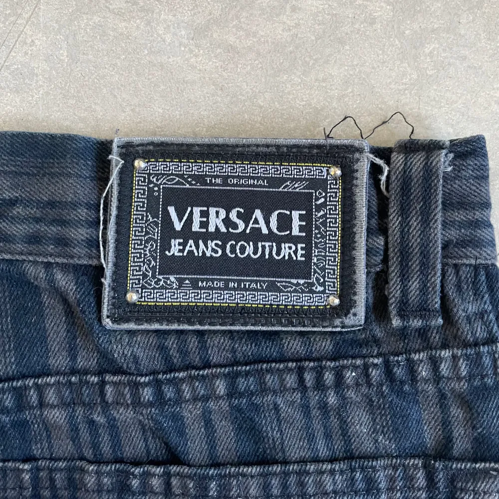 Jeans från versace i gott skick, storlek 28-29. Jeans & Byxor.