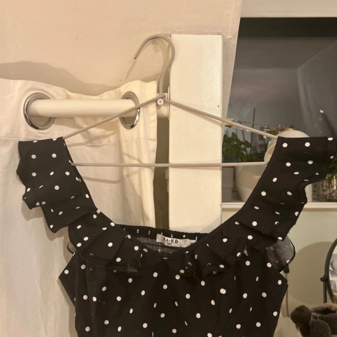 Prickig volang blus - 90