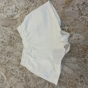 Shorts  - Ett par mysiga shorts som är använda ett par gånger men är i bra skick. Storlek S