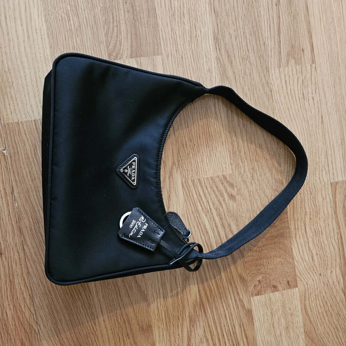 Äkta Prada re-edition