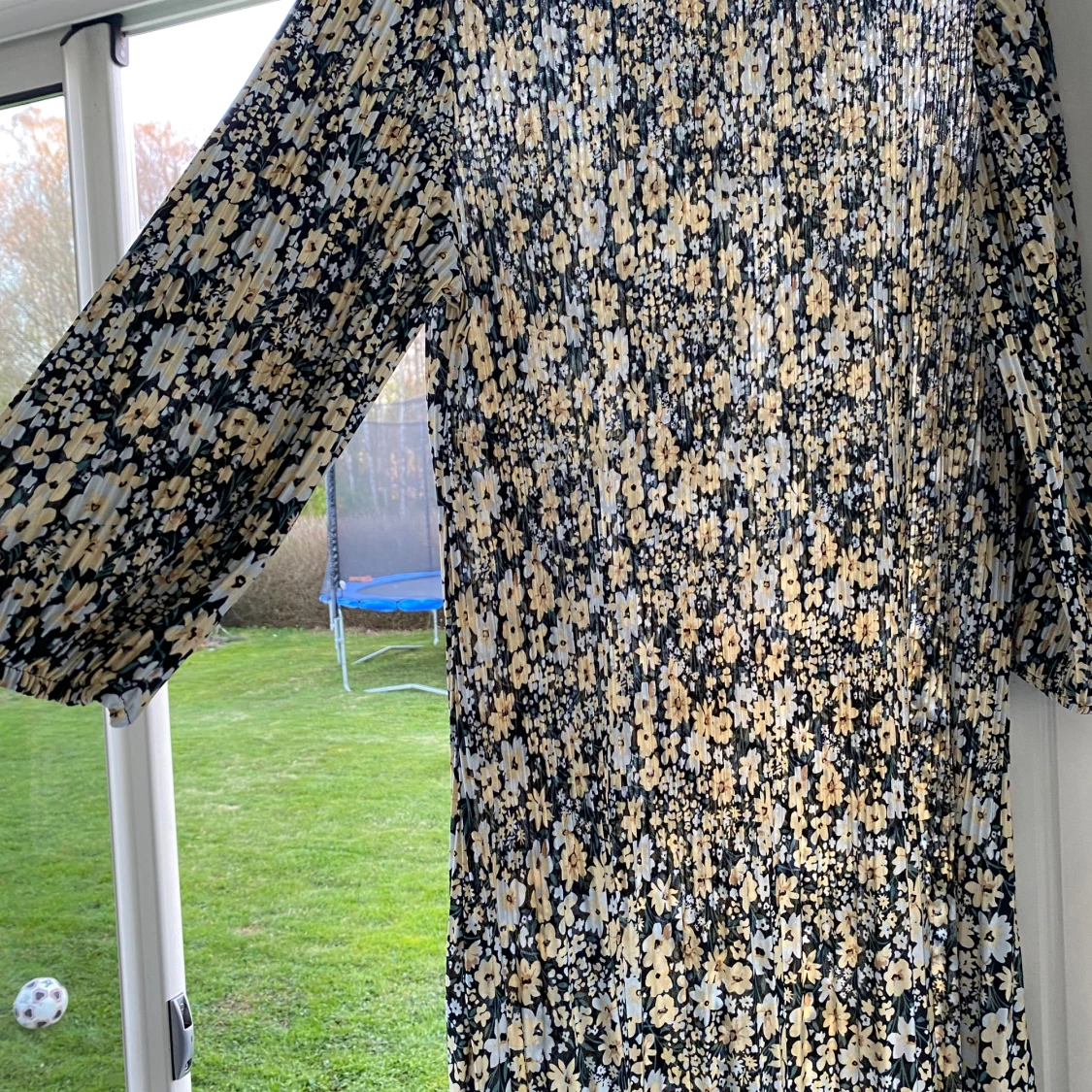 ”Ny” klänning Jacqueline de Young, L - 91