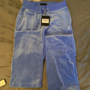 Juicy - Vill byta dessa mot ett par i en annan färg och med fickor! Säljer även