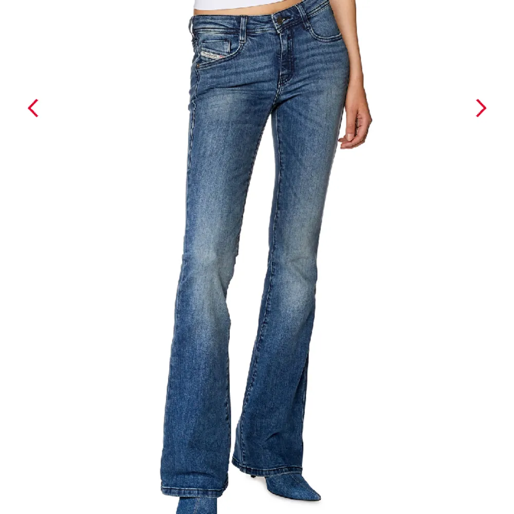 Säljer mina asnygga diesel jeans, aldrig använda. Storlek 32/34. Midjemått ca 80 cm, innerbenslängd 90 cm. Går att vika upp eller klippa av. Nypris 2000kr. Jeans & Byxor.