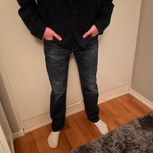 Levis 511 - Säljer nu dessa Levis 511 i nyskick | vid minsta funderingar eller fler bilder skriv till mig | pris kan diskuteras vid snabb affär🤩