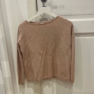 tröja  - säljer denna rosa tröja från only 💞