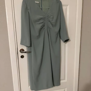 Mango klänning - Fin klänning storlek M