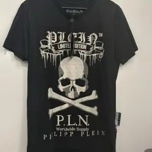 Philipp Plein T-shirt LIMITED Storlek L  Aldrig andvänd pga för liten på mig 