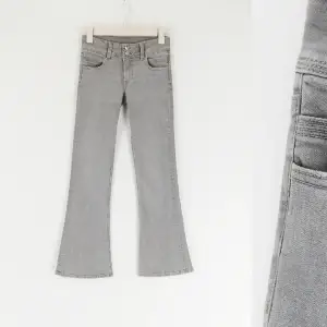 Säljer mina skit snygga jeans, säljer för dem ej kommer till användare 💘nypris 349kr 🩷 pris kan diskuteras 